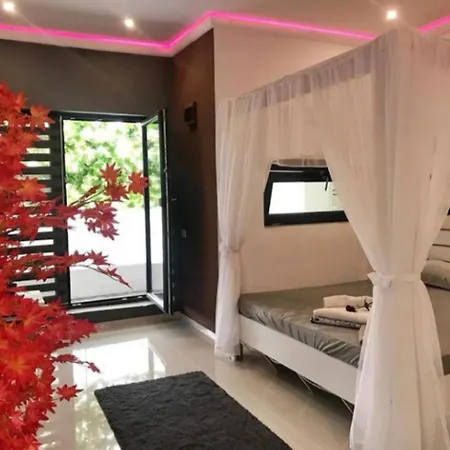 Urbano Burada No52a 아파트 3*