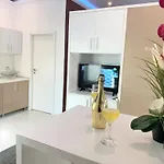 Urbano Burada No52a 3* Constanţa