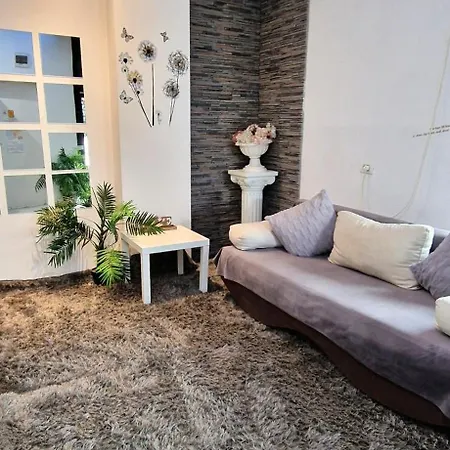 Urbano Burada No52a 3* Constanţa