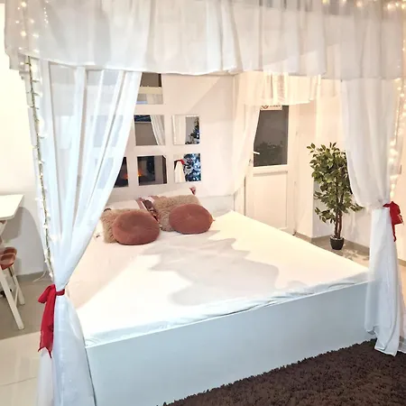 Urbano Burada No52a 3* Constanţa